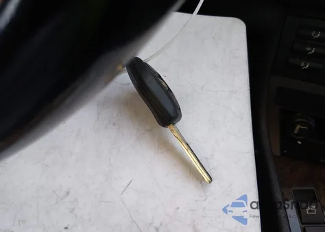 2003 BMW 330I z USA, uszkodzony, nr VIN WBAEV534X3KM28330